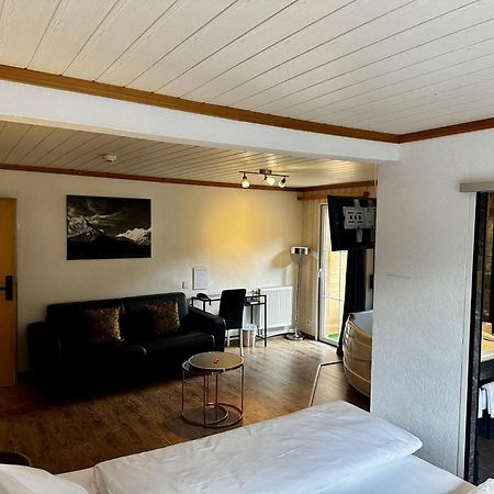 Chalet Hotel Adler Ag 칸더슈텍 외부 사진