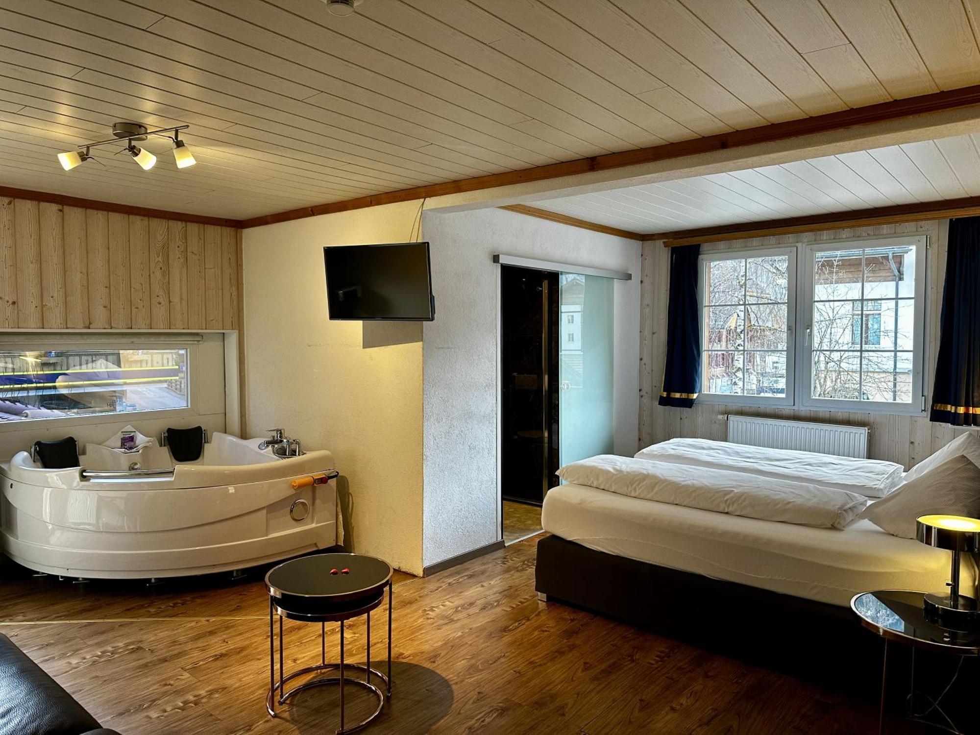 Chalet Hotel Adler Ag 칸더슈텍 외부 사진