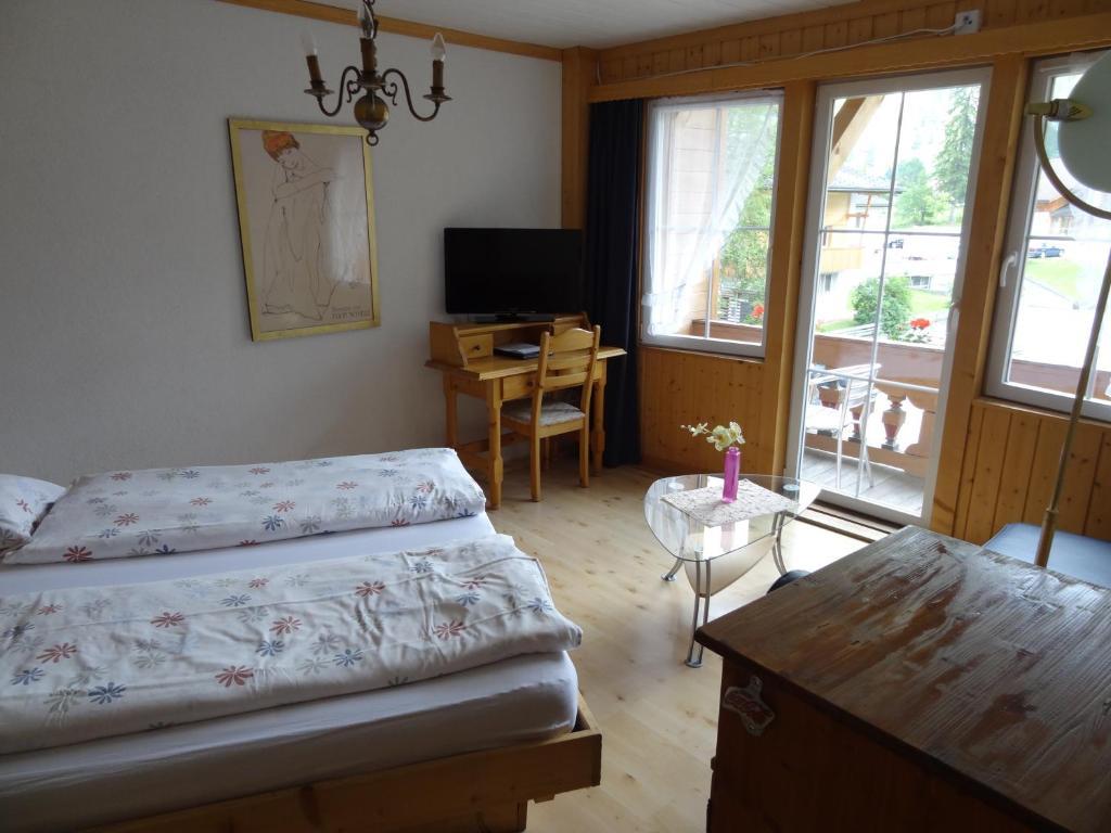 Chalet Hotel Adler Ag 칸더슈텍 객실 사진