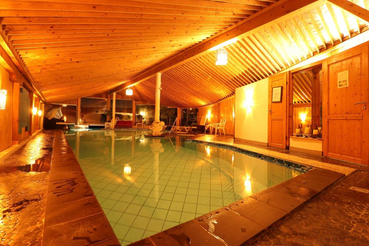 Chalet Hotel Adler Ag 칸더슈텍 외부 사진