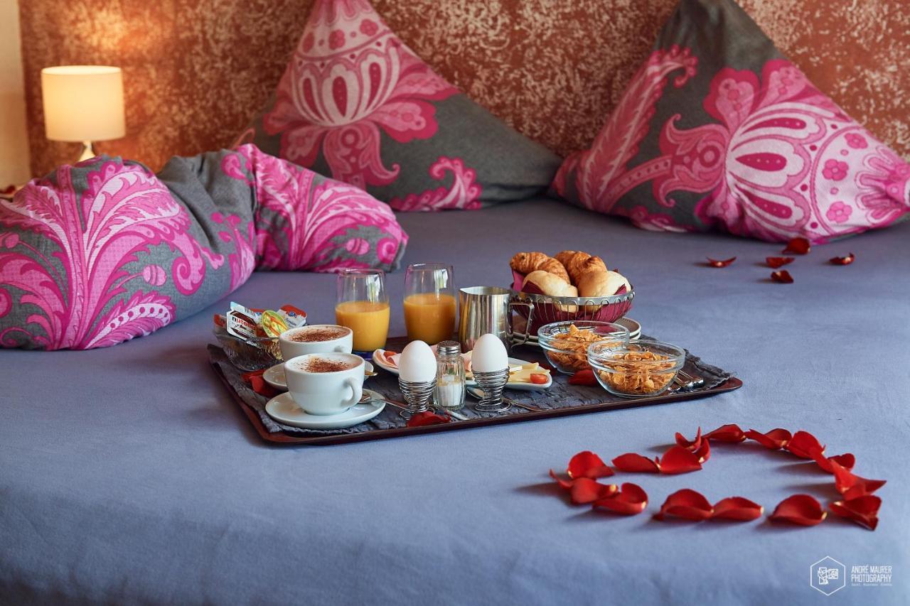 Chalet Hotel Adler Ag 칸더슈텍 외부 사진